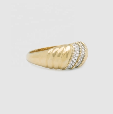 Platino Rivestimento Rotondo Taglio Brillante Anello a Cupola Diamante Per Donne Gioielli Pregiati OEM / ODM