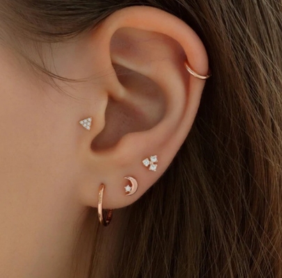925 Sterling Silver Tiny CZ Moon Piercing Stud Orecchino con chiusura a vite a sfera