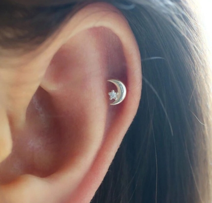 925 Sterling Silver Tiny CZ Moon Piercing Stud Orecchino con chiusura a vite a sfera