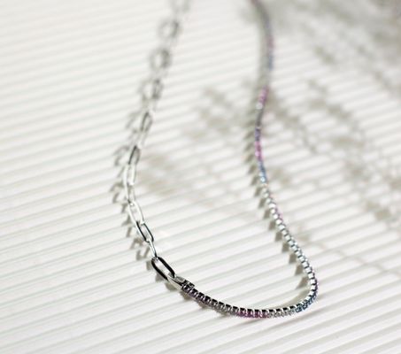 Bracciale tennis e collana con pendente a forma di collare con zirconi taglio rotondo arcobaleno in argento sterling 925