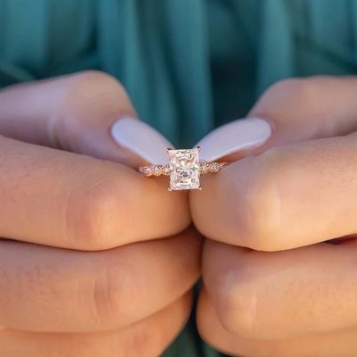 Anello di fidanzamento in pietra tagliata in oro 18K stile vintage per donne