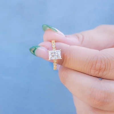 Anello di fidanzamento in pietra tagliata in oro 18K stile vintage per donne