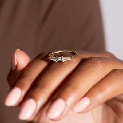 Gioielli pregiati Anelli di diamanti di tre pietre personalizzati per donne in oro placcato 14K 18K