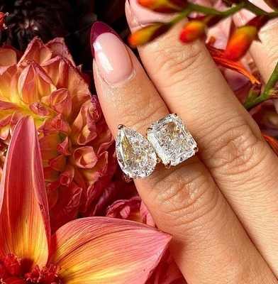 925 Sterling Silver Anello di fidanzamento con due pietre con puntura e pietre bianche CZ