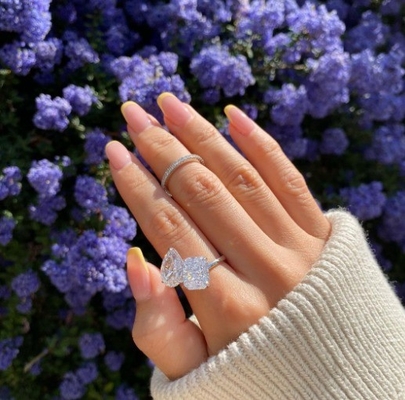 925 Sterling Silver Anello di fidanzamento con due pietre con puntura e pietre bianche CZ