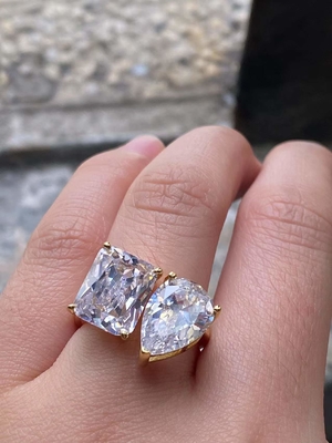 925 Sterling Silver Anello di fidanzamento con due pietre con puntura e pietre bianche CZ