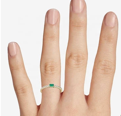 Gioielli pregiati Anello in argento sterling 925 con pietre verdi o bianche e rivestimento in oro 18K