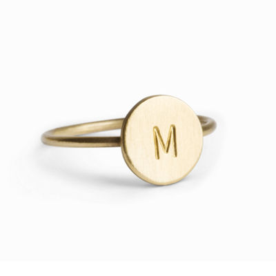 ECO Friendly 2019 Design Simple Women Brass Silver Ring Gioielli con iniziale inciso