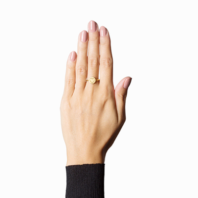 ECO Friendly 2019 Design Simple Women Brass Silver Ring Gioielli con iniziale inciso