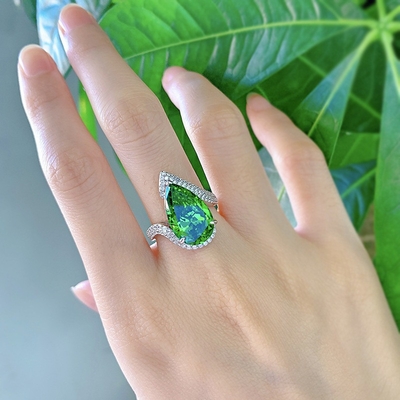 Luxury Emerald CZ Diamond Rings Real 925 Sterling Silver Gioielli fatti a mano per donne