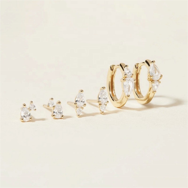Moderno 18K oro rivestito Bianco Cubico Zircon 925 Sterling Silver Stud & Huggies Set Orecchini