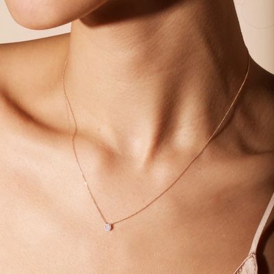 Colletto di diamanti CZ in forma di disco in stile classico