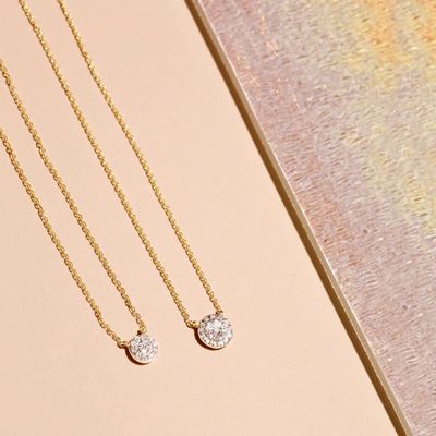 Colletto di diamanti CZ in forma di disco in stile classico
