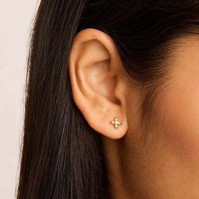 Orecchini a lobo a forma di fiore in argento sterling 925, misura piccola, per l'uso quotidiano