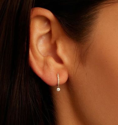Orecchini Huggie con pavé di zirconi placcati in oro 14K alla moda, con diametro del profilo di 9,5 mm e caduta totale di 12 mm