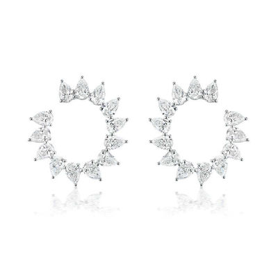 Unici orecchini a goccia tagliata CZ Stud in forma semicircolare rivestiti di rodio per donne