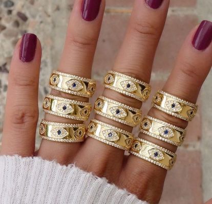 Azzurro Zaffiro Bianco CZ Occhio Donne Eternità Banda di ottone Eternità Anello Per Donne