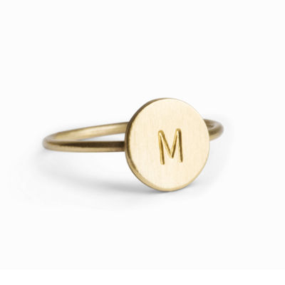 ECO Friendly 2019 Design Simple Women Brass Silver Ring Gioielli con iniziale inciso