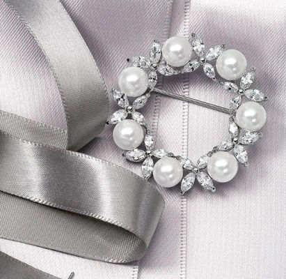 Brocche da foglia dorata circolare perla bianca 925 in argento