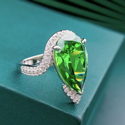 Luxury Emerald CZ Diamond Rings Real 925 Sterling Silver Gioielli fatti a mano per donne