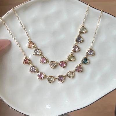 Collare di zaffiro in forma di cuore e zirconia cubica