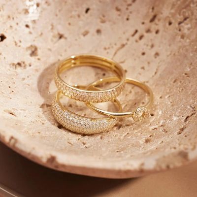 Anello a mezza eternità in argento sterling 925 placcato oro 18 carati con zirconi per donna